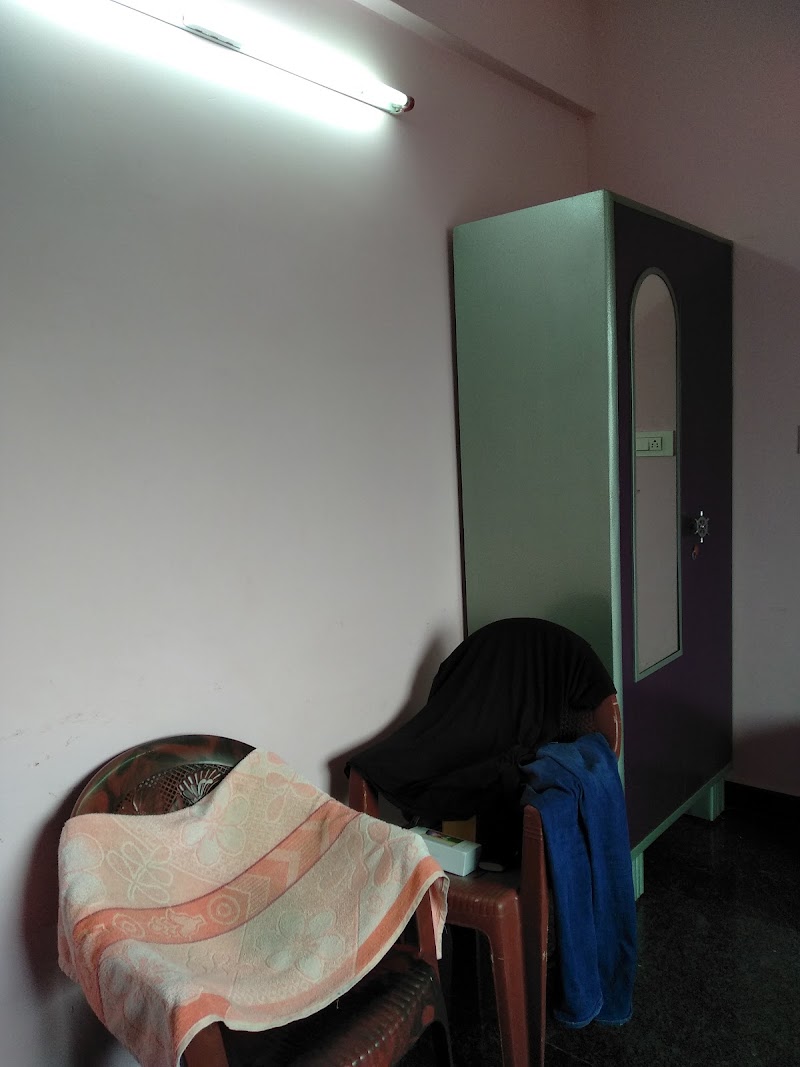 Rooms for rent ( single/ studio rooms) - Rooms for rent ( single/ studio rooms), 8QRQ+MH3, Manipal, Eshwar Nagar, Udupi, Karnataka 576104, India