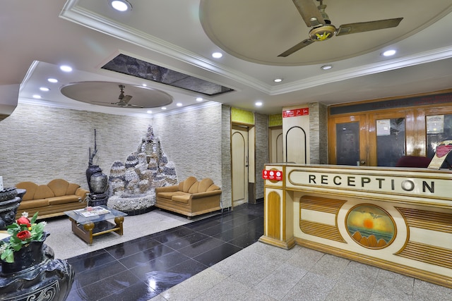 Hotel Sheetal - Hotel Sheetal, Opposite Head Post Office, near Arya samaj, Bhatia Bazar Old, Porbandar, Gujarat 360575, India