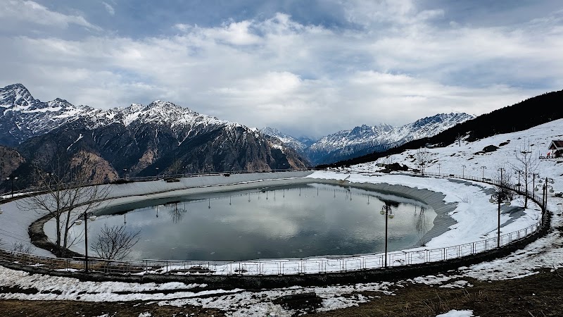 Auli Hill Station - Auli Hill Station GHH7+CF3, Auli Laga Salude, Uttarakhand 246443, India
