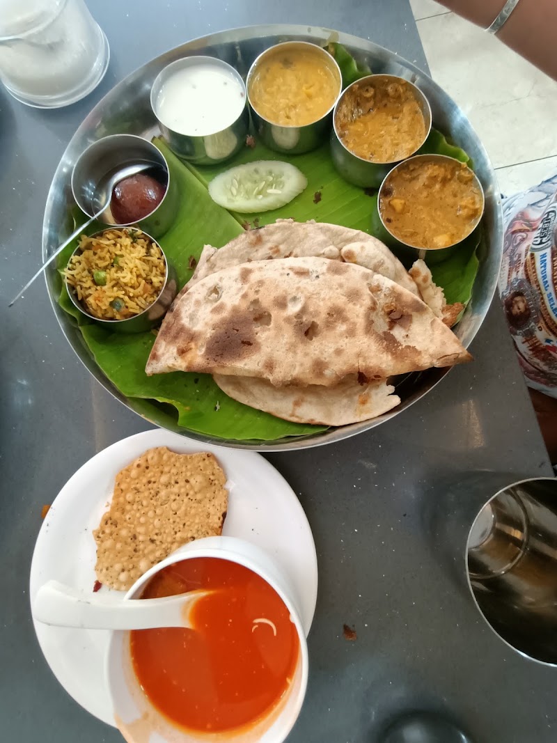 Hotel Maitri - Hotel Maitri, No-1 , First Floor, Deshika Rd, near Jagan Mohan Palace Road, Devaraja Mohalla, Chamrajpura, Mysuru, Karnataka 570004, India
