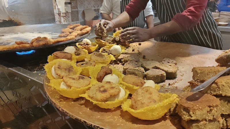 Royal Cafe(Hazratganj) - Royal Cafe(Hazratganj) 51, Mahatma Gandhi Marg, Sushanpura, Hazratganj, Lucknow, Uttar Pradesh 226001, India