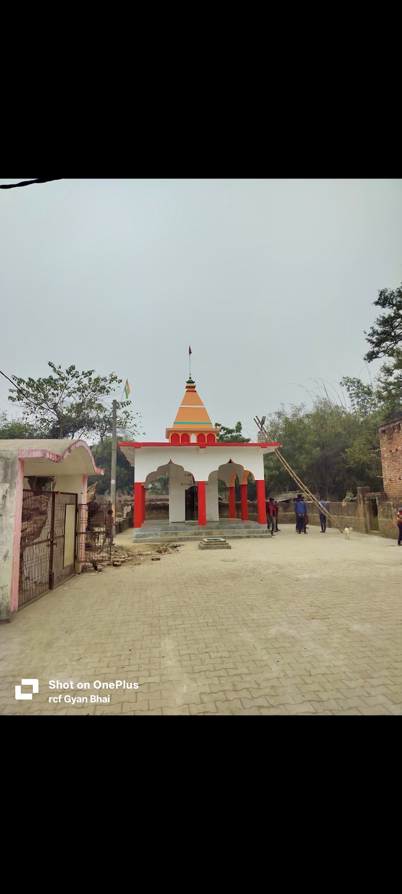 Mau - Mau, Malik Tahir Pura, Mau, Uttar Pradesh 275101, India