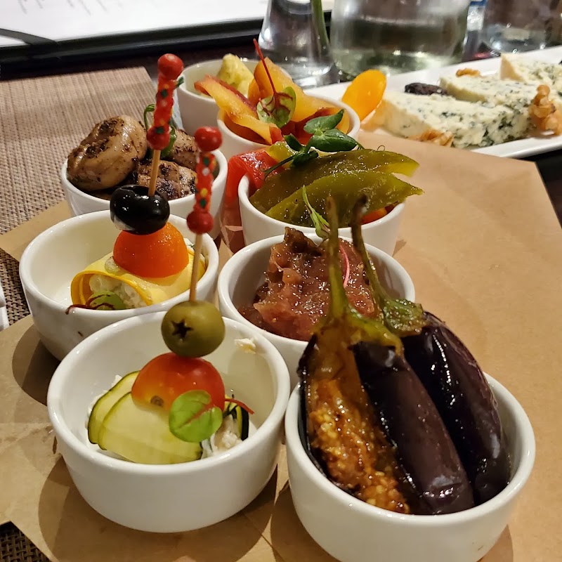 All Day Dining Restaurant - All Day Dining Restaurant The Canvas Hotel Dubai — MGallery Hotel Collection - الرفاعة - دبي - United Arab Emirates