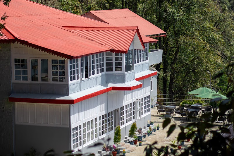 Hotel Crags Dalhousie - A Heritage Retreat