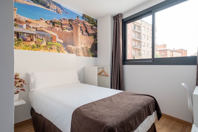Hotel BestPrice Girona - Hotel BestPrice Girona Carrer Barcelona, 1, 17002 Girona, Spain