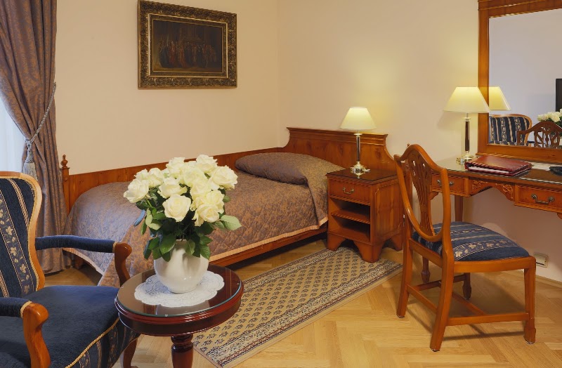 Vila Tereza - Vila Tereza, 32, Zámecký vrch 916, 360 01 Karlovy Vary-Karlovy Vary 1, Czechia