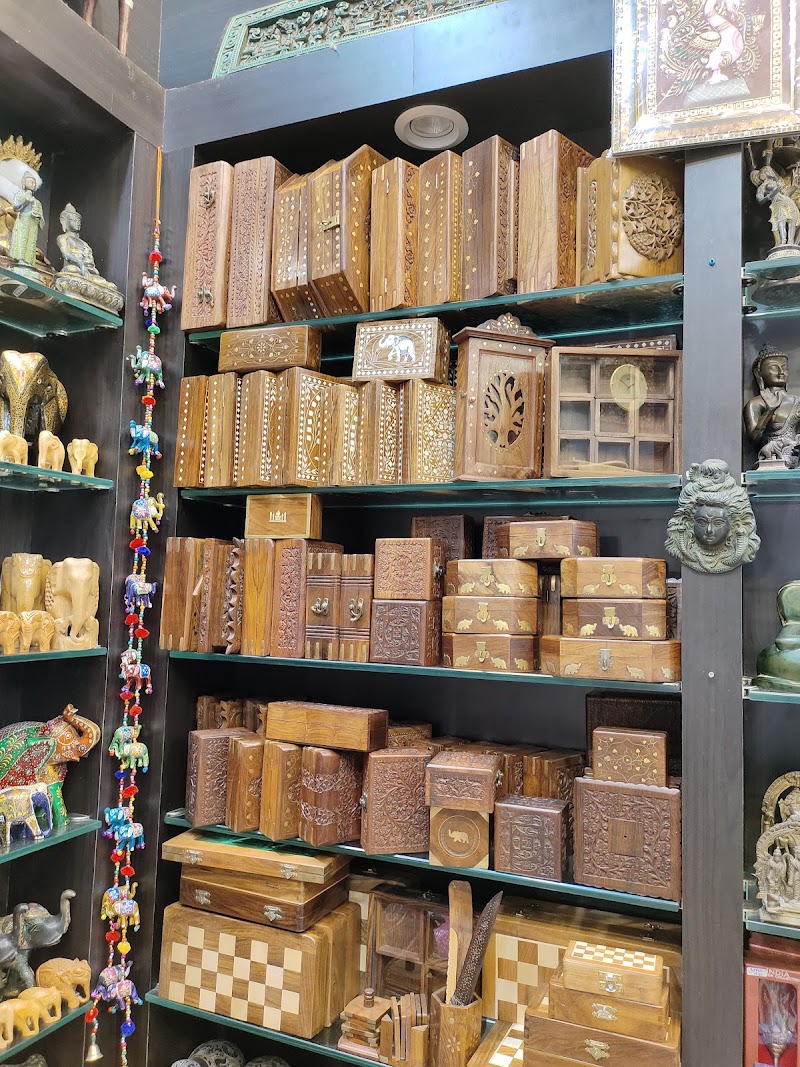 Kashmir Emporium (govt regd ) - Kashmir Emporium (govt regd ) F 110 and F 53 first floor second phase , Spencer Plaza, 769, 2nd Phase, Anna Salai, Chennai, Tamil Nadu 600002, India