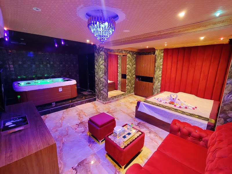 Reva Luxury Spa – Relaxation & Wellness in Himayath Nagar - Reva Luxury Spa – Relaxation & Wellness in Himayath Nagar 3-6-154, above Peter England Show Room, AP State Housing Board, Himayatnagar, Hyderabad, Telangana 500029, India