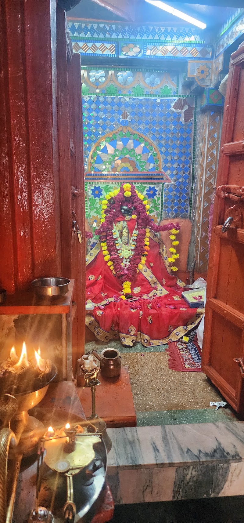 Karni Mata Mandir Udaipur - Karni Mata Mandir Udaipur, 144, Chohtta Chetak Rd, near SBI Bank, opp. Hathipole, Chamanpura, Thana, Udaipur, Rajasthan 313004, India