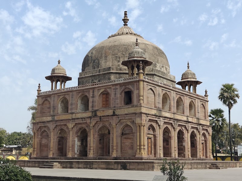 Khusro Bagh, Prayagraj - Khusro Bagh, Prayagraj CRRC+WC3, Lukarganj, Prayagraj, Uttar Pradesh 211001, India