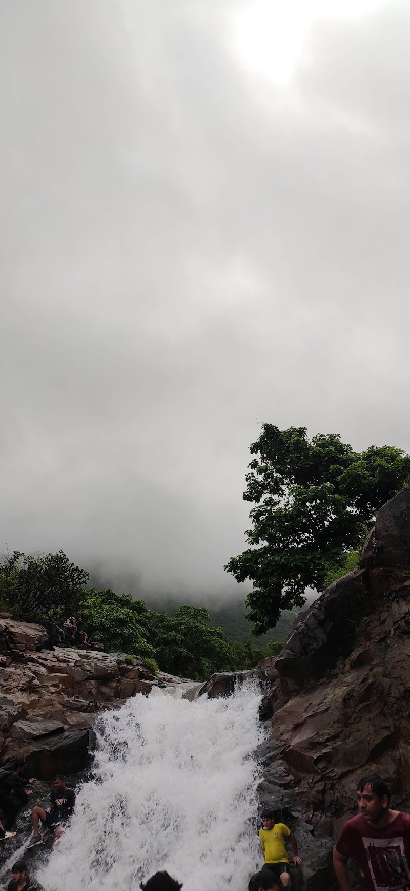 Mulshi Dam Beach - Mulshi Dam Beach, FFC8+VVJ, Tamhini Ghat Rd, Varak, Tata Talav, Maharashtra 412108, India