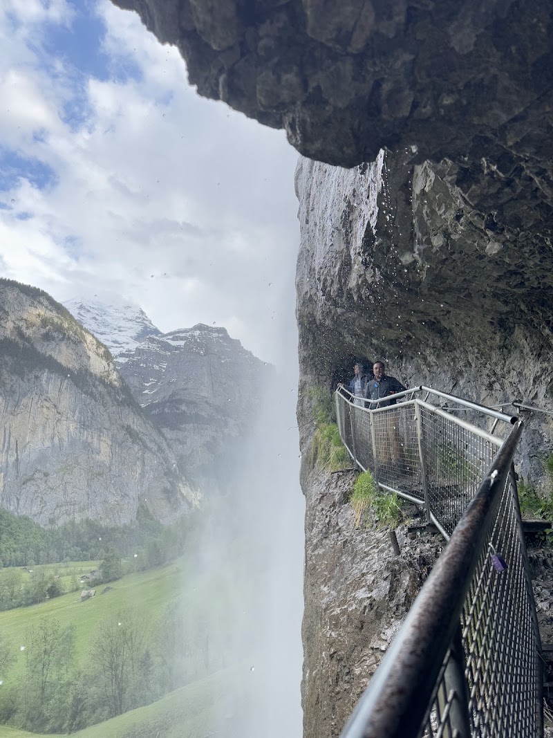 Staubbach Falls Viewpoint - Staubbach Falls Viewpoint Beim Staubbach, 3822 Lauterbrunnen, Switzerland