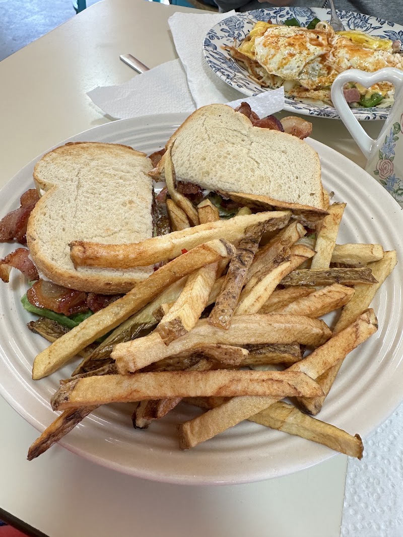 Every Day Cafe - Every Day Cafe, 537 Main St N, Cambridge, MN 55008, USA