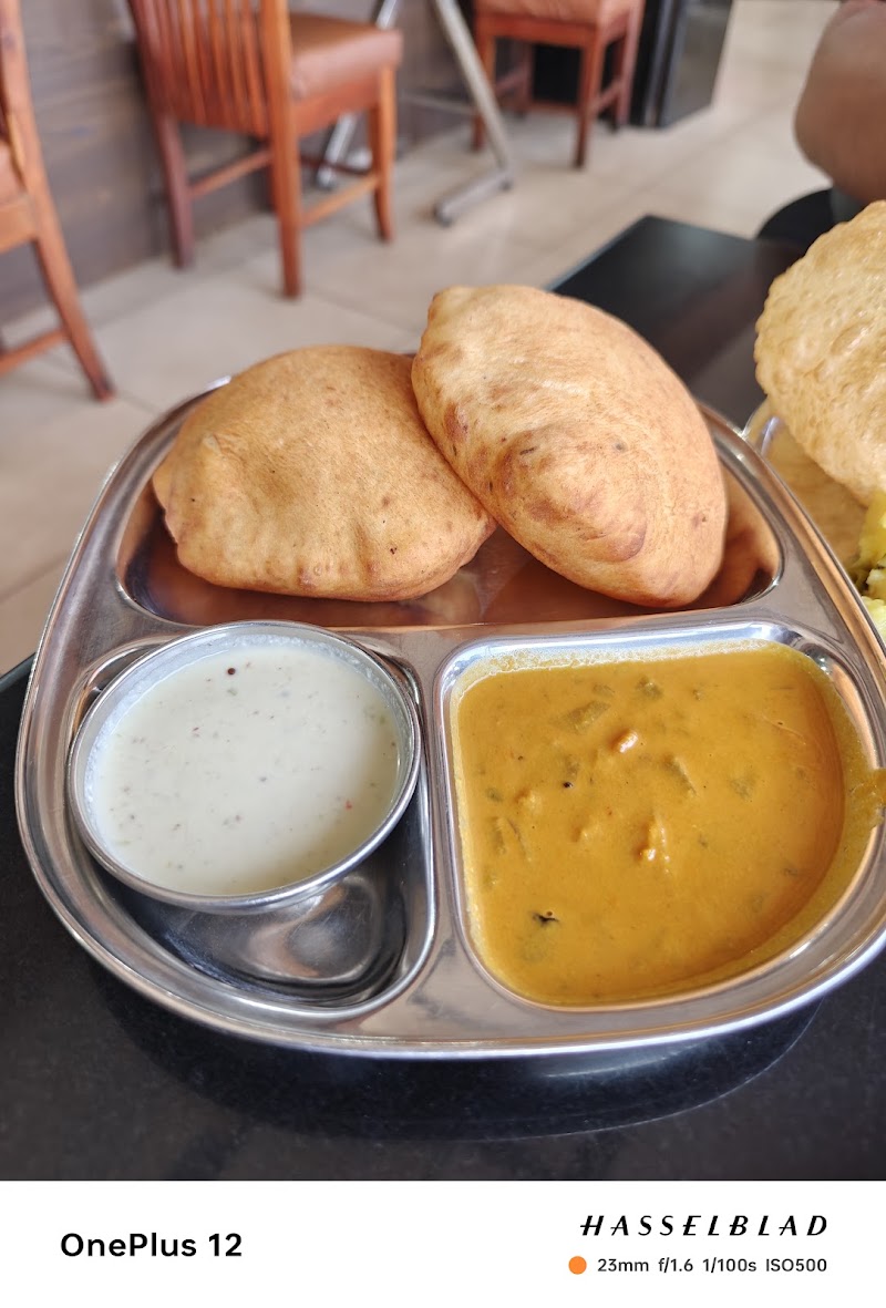 Ambika Upahar Udupi Vegetarian Restaurant - Ambika Upahar Udupi Vegetarian Restaurant 7, 73, Kohinoor Rd, Stuart Hill, Madikeri, Karnataka 571201, India