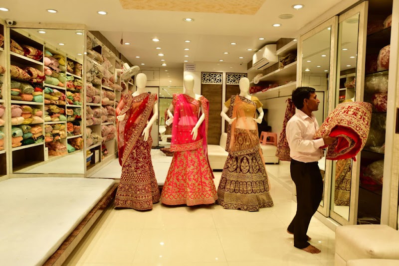 Goyal Saree Emporium - Goyal Saree Emporium Shop No, 8, Lal Ji Sand Ka Rasta, Chaura Rasta, Modikhana, Jaipur, Jaipur Nagar Nigam Area, Rajasthan 302003, India