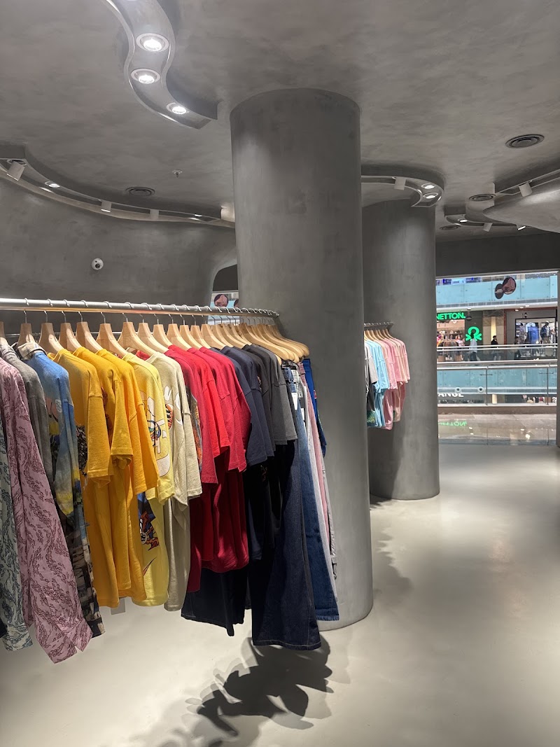 Bluorng - Bluorng F-149, Ambience Island, DLF Phase 3, Sector 24, Gurugram, Haryana 122010, India