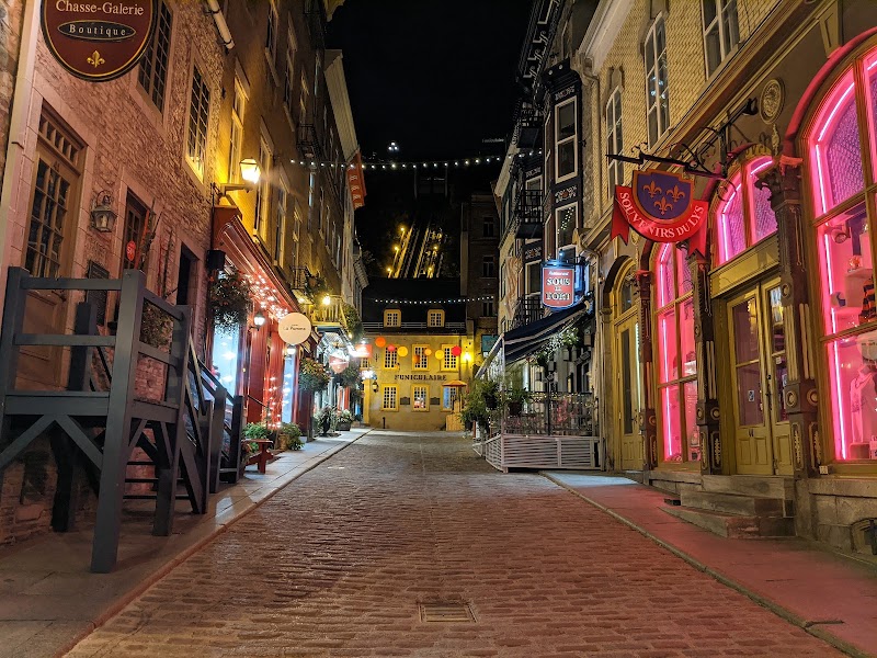 Funiculaire du Vieux-Québec - Funiculaire du Vieux-Québec, 16 Rue du Petit Champlain, Québec, QC G1K 4H4, Canada