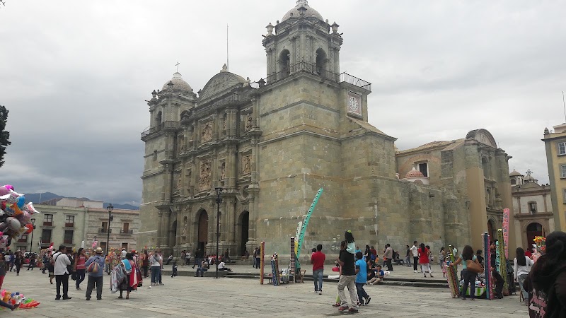 Zócalo de la Ciudad de Oaxaca (Plaza de La Constitución) - Zócalo de la Ciudad de Oaxaca (Plaza de La Constitución) Portal del Palacio, Centro, 68000 Oaxaca de Juárez, Oax., Mexico