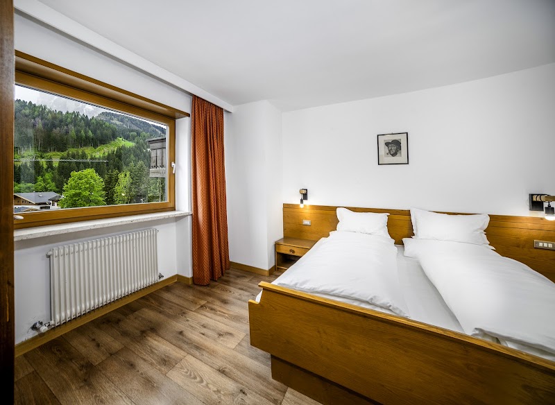 Residence Cësa Panaval - Residence Cësa Panaval Via Dursan, 95, 39047 Santa Cristina Valgardena BZ, Italy