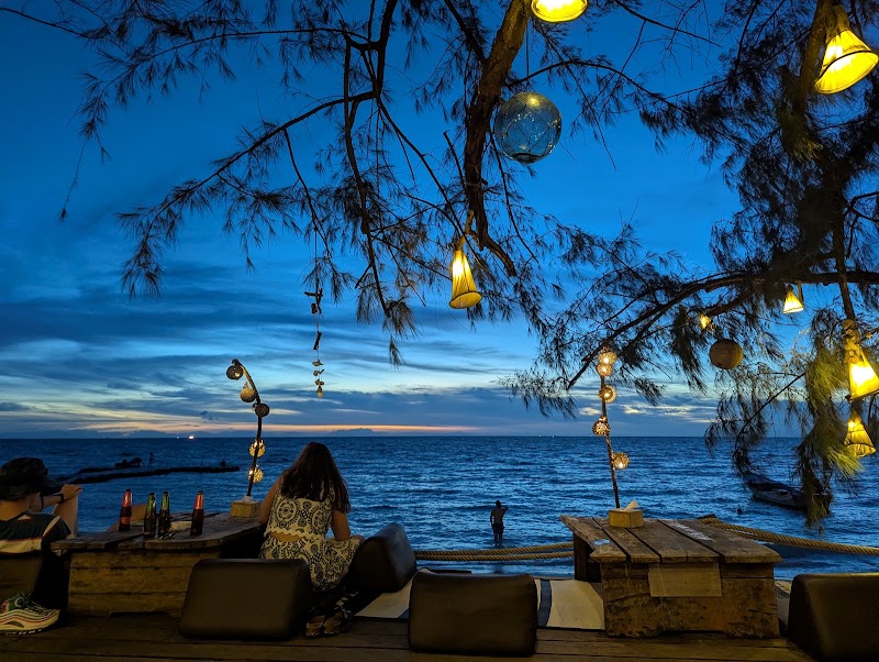 In Touch Restaurant - In Touch Restaurant, 3RRG+9V8, Ko Tao, Ko Pha-ngan District, Surat Thani 84280, Thailand