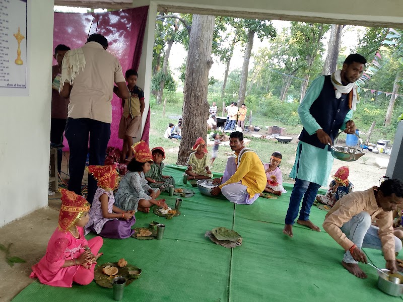। Sheetala Mandir Daldali Ba - । Sheetala Mandir Daldali Ba, 9WFG+VW, Dongardula, Chhattisgarh 493778, India