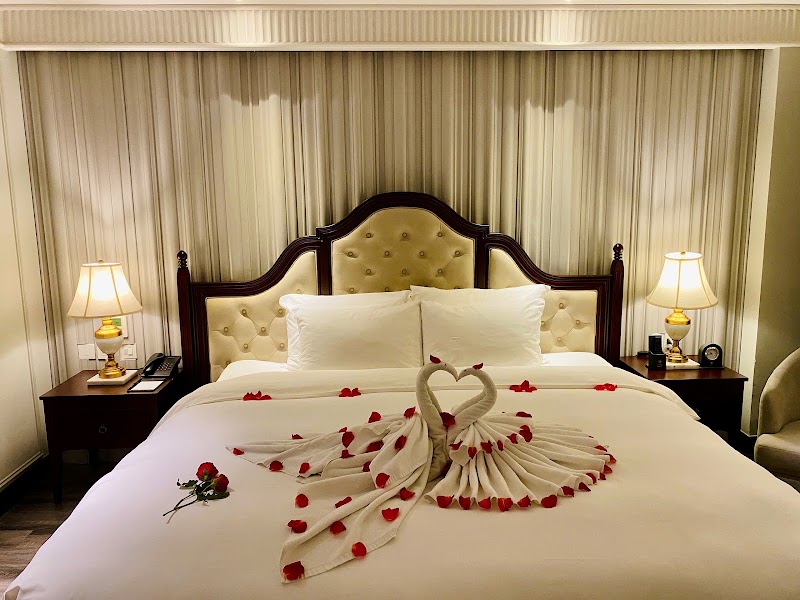GRAND HÔTEL du LAC Hanoi - GRAND HÔTEL du LAC Hanoi, 18 - 24 P. Nhà Chung, Hoàn Kiếm, Hà Nội 100000, Vietnam