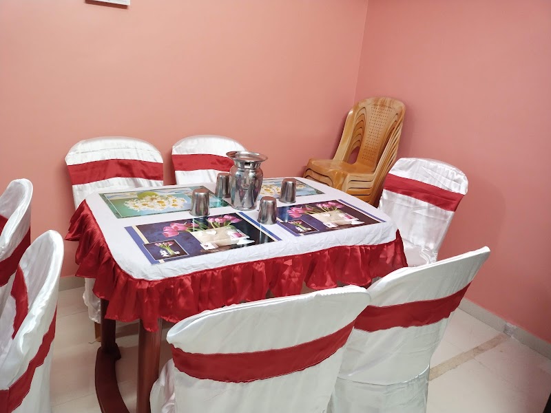 Varad cateres - Varad cateres Near Congress Bhuvan, Back side of prabha hotel, Gandhi Colony, Tilak Ali, Ratnagiri, Maharashtra 415612, India