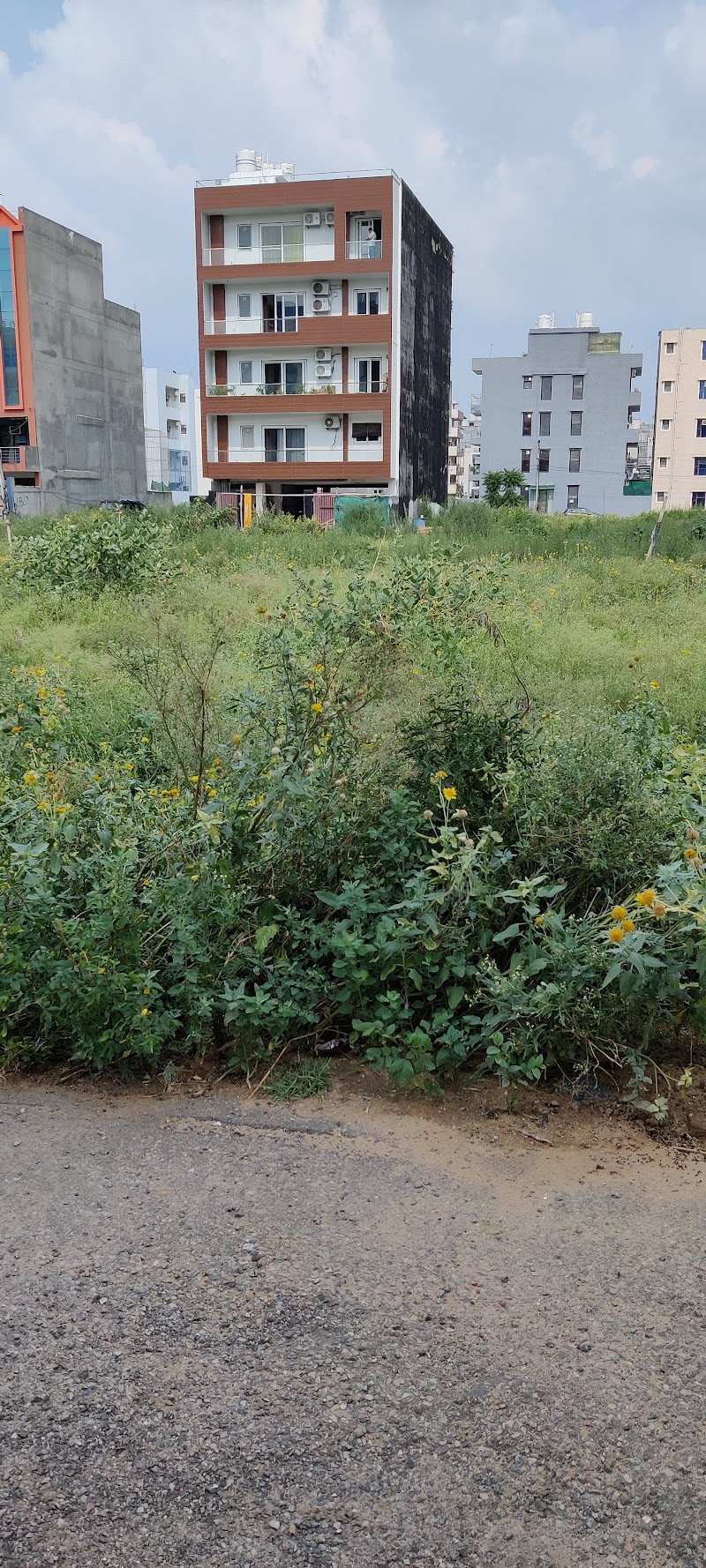 Hotel O by OYO Comfort Residency Near Artemis Hospital