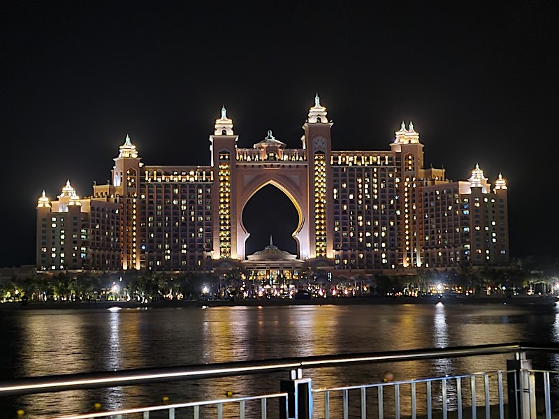 The Palm Fountain - The Palm Fountain, The Pointe - Frond H - Palm Jumeirah - Dubai - United Arab Emirates