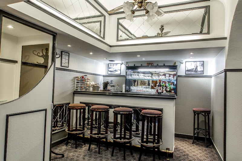 Hotel - Hotel 10 Rue Pierre Semard, 75009 Paris, France