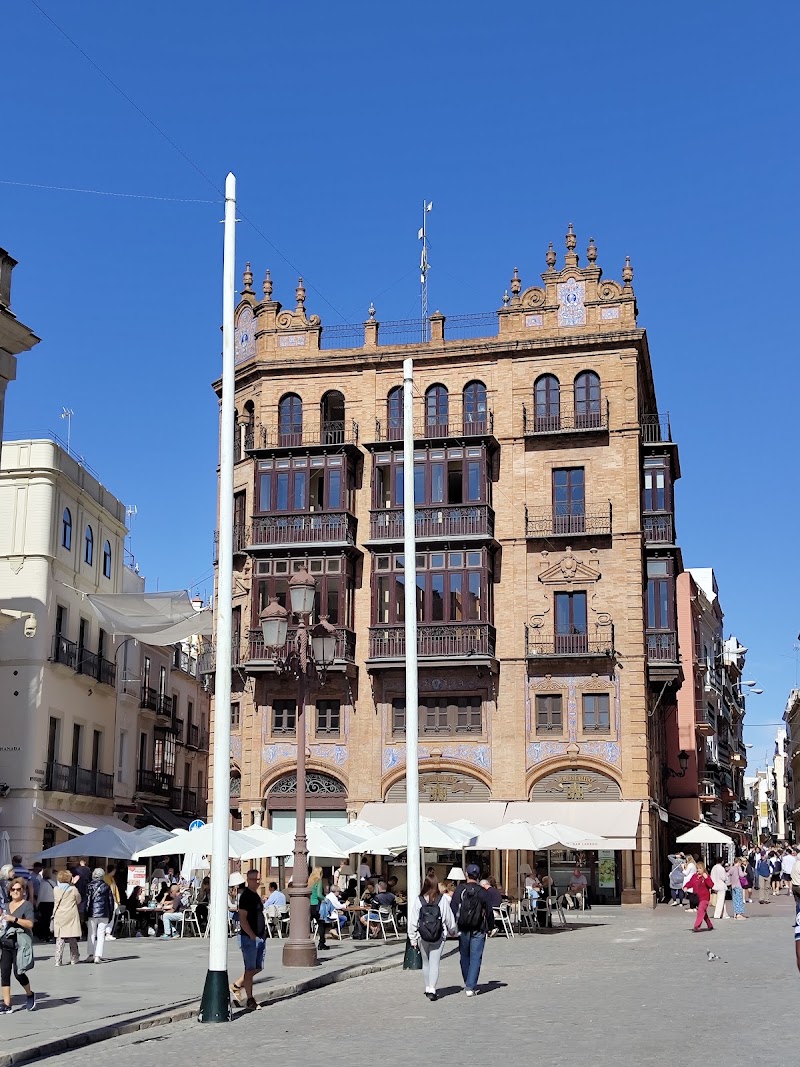 Calle Sierpes - Calle Sierpes C. Sierpes, Casco Antiguo, 41004 Sevilla, Spain