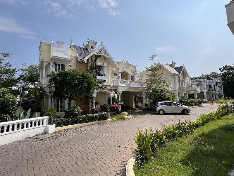 Grand County Neoclassic Villas - Grand County Neoclassic Villas Millumpadi Junction, Kollamkudimugal, Kochi, Kakkanad, Kerala 682021, India