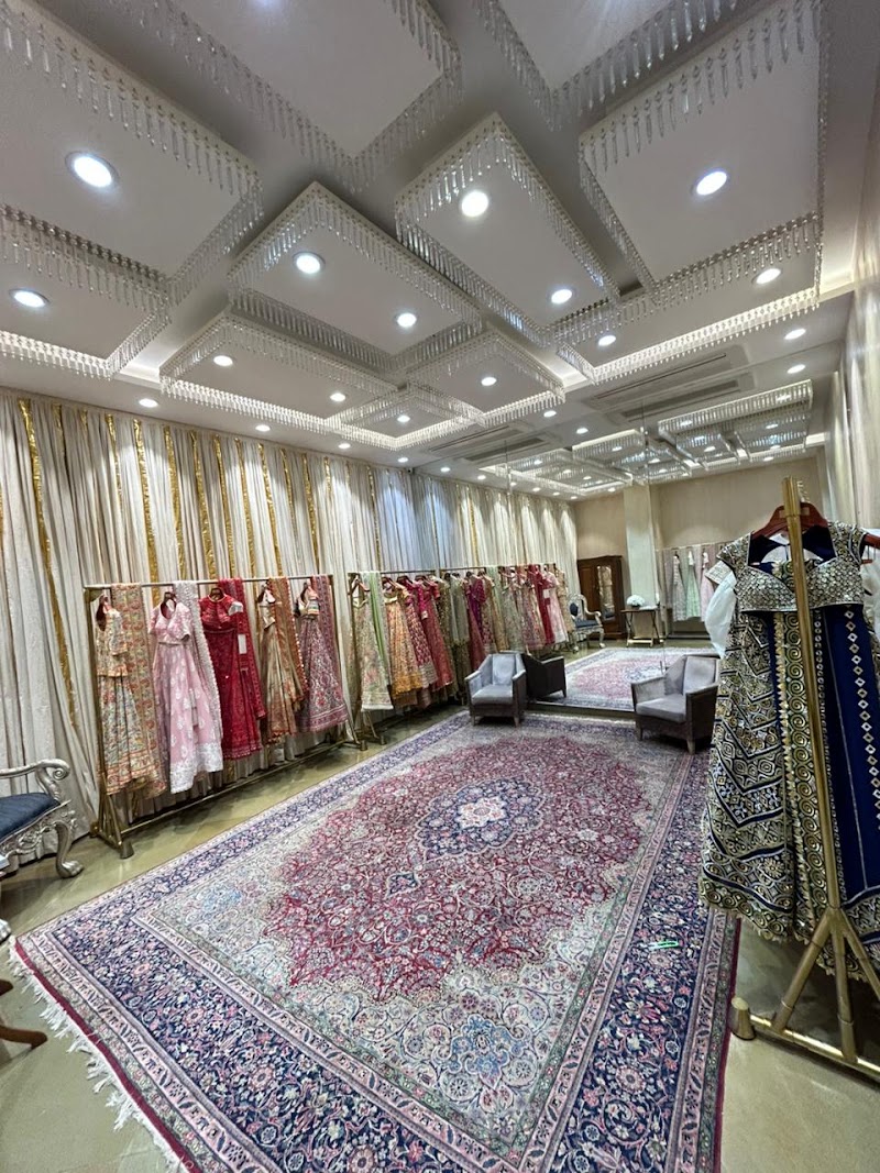 Abu Jani Sandeep Khosla - Abu Jani Sandeep Khosla, Shop No 7, Om Chambers, Babulnath, Kemps Corner, Malabar Hill, Mumbai, Maharashtra 400026, India