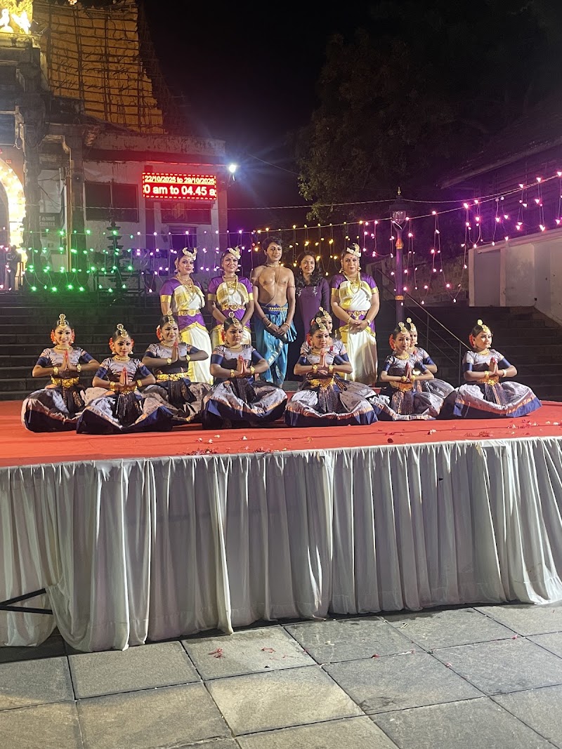 Sree Padmanabhaswamy Temple - Sree Padmanabhaswamy Temple FWMW+4HH, Padmanabhaswamy Temple Rd, Fort, East Fort, Pazhavangadi, Thiruvananthapuram, Kerala 695023, India