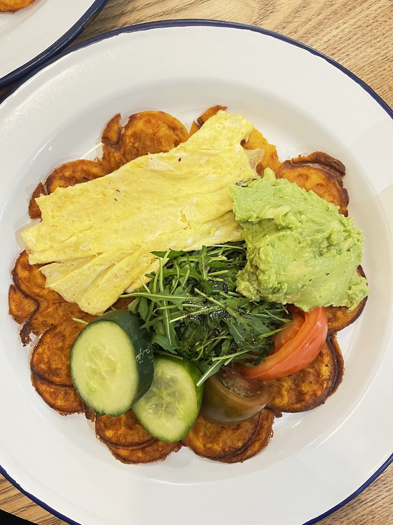 Café Mareva - Café Mareva 27 Rue de Clignancourt, 75018 Paris, France