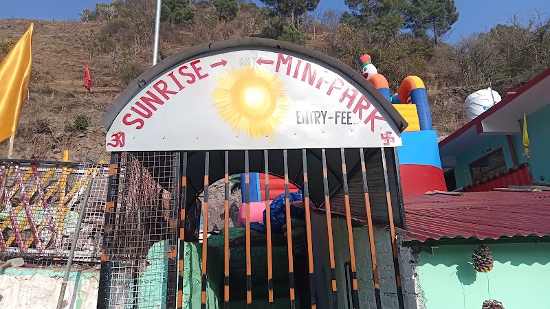 SunRise Guest House (हिमाचली धाम & Fast food) - SunRise Guest House (हिमाचली धाम & Fast food), Kairtoo, Kandaghat-Chail-Kufri Rd, Kandaghat, Himachal Pradesh 173215, India