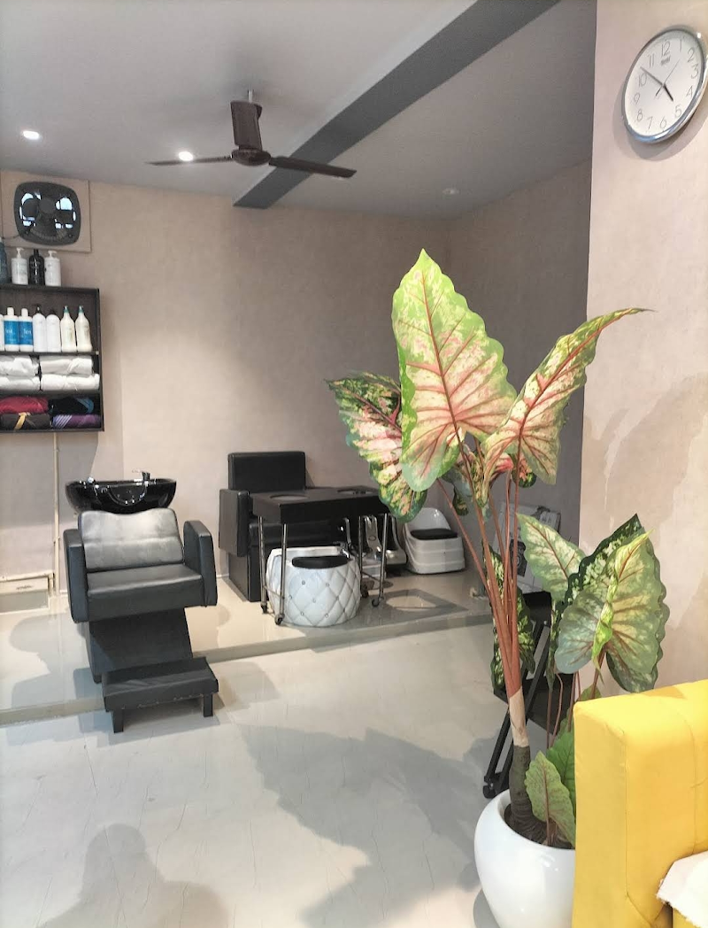 An Apple Beauty Salon - An Apple Beauty Salon, Face-2, near Ramakrishna Hospital, above Jain Provision Store, Lalpur, Raipur, Tikrapara, Chhattisgarh 492015, India