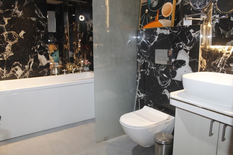 LUXUS INN HOTEL - LUXUS INN HOTEL Luby Circular Rd, Sardar Patel Nagar, Dhanbad, Jharkhand 826007, India