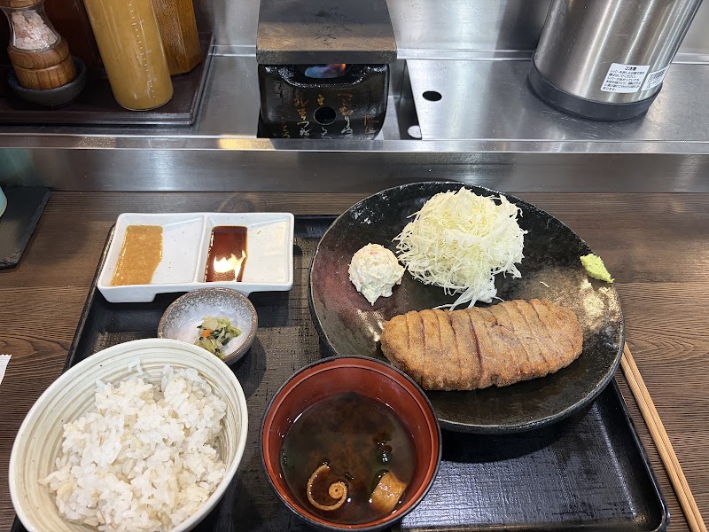 Gyukatsu Motomura - Gyukatsu Motomura Japan, 〒160-0022 Tokyo, Shinjuku City, Shinjuku, 3-chōme−22−７ 指田ビル B1F