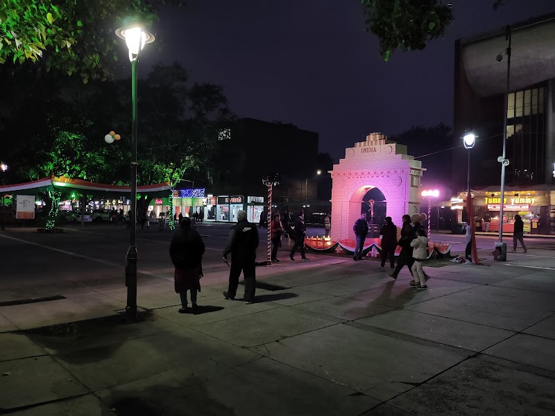 Plaza Fountain - Plaza Fountain, PQRJ+5PQ, Shopping Plaza, 17D, Sector 17, Chandigarh, 160017, India
