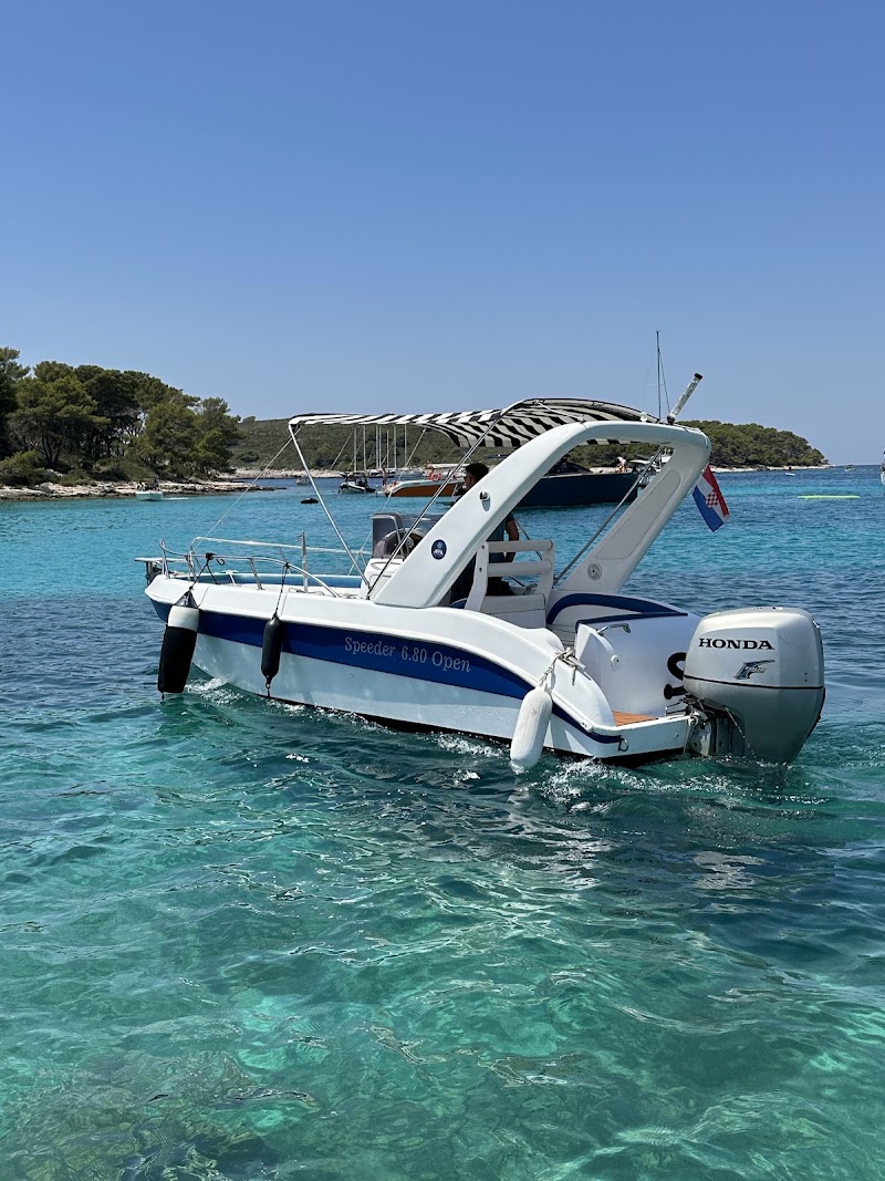 Arta Private Boat Tours Hvar – Blue & Green Caves, Red Rocks, Vis & Pakleni Islands - Arta Private Boat Tours Hvar – Blue & Green Caves, Red Rocks, Vis & Pakleni Islands Domovinskog rata 37, 21450, Hvar, Croatia