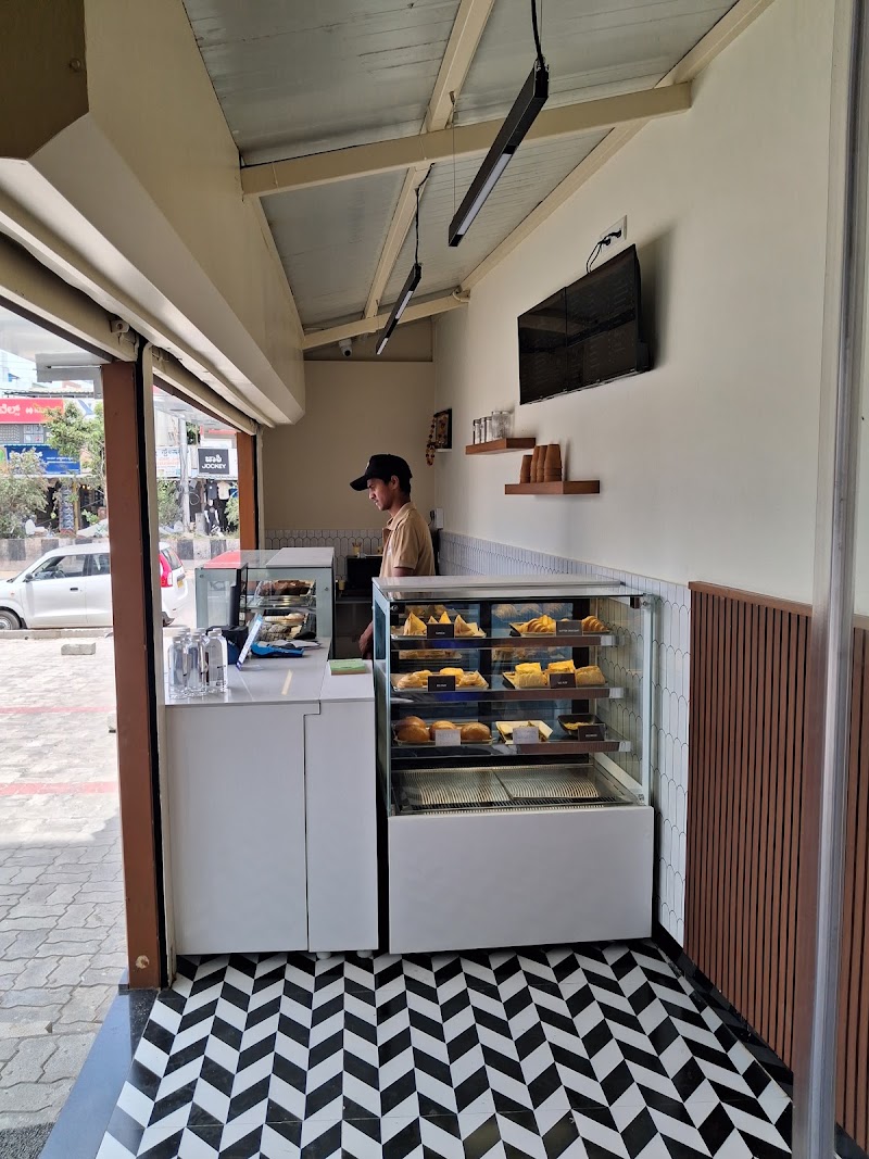 Coffee Room - Coffee Room SGR#1, Sarjapur Main Rd, next to R&B, Janatha Colony, Doddakannelli, Bengaluru, Karnataka 560035, India