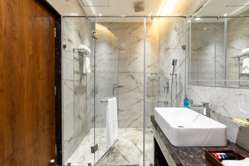 PINNACLE Udaipur - Boutique Rooftop Pool Hotel, Near the Lakes - PINNACLE Udaipur - Boutique Rooftop Pool Hotel, Near the Lakes 47, Sajjangarh Rd, opp. Dudhiya Ganeshji Temple, A-Block, Malla Talai, Udaipur, Rajasthan 313001, India
