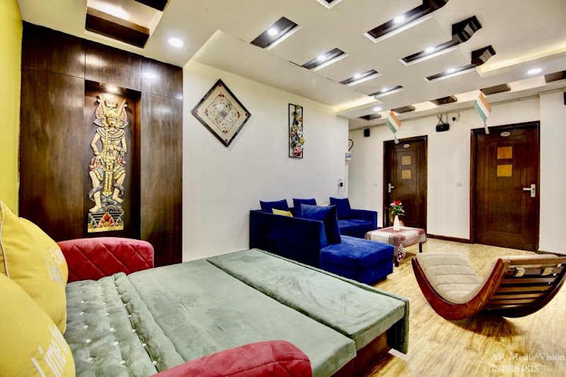 The Lime Stays Greater Kailash Metro Nearby Saket Select City Delhi -Hotels& 4BHK Serviced Apartments in South Delhi - The Lime Stays Greater Kailash Metro Nearby Saket Select City Delhi -Hotels& 4BHK Serviced Apartments in South Delhi, E Block, 564, Main Road, above Open Oven, Greater Kailash - 2, Block E, Greater Kailash II, Greater Kailash, New Delhi, Delhi 110048, India