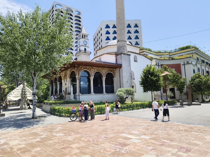 Tirana centre - Tirana centre, 8RJC+655 9-Katëshet, Rruga E Dibrës, Tiranë, Albania