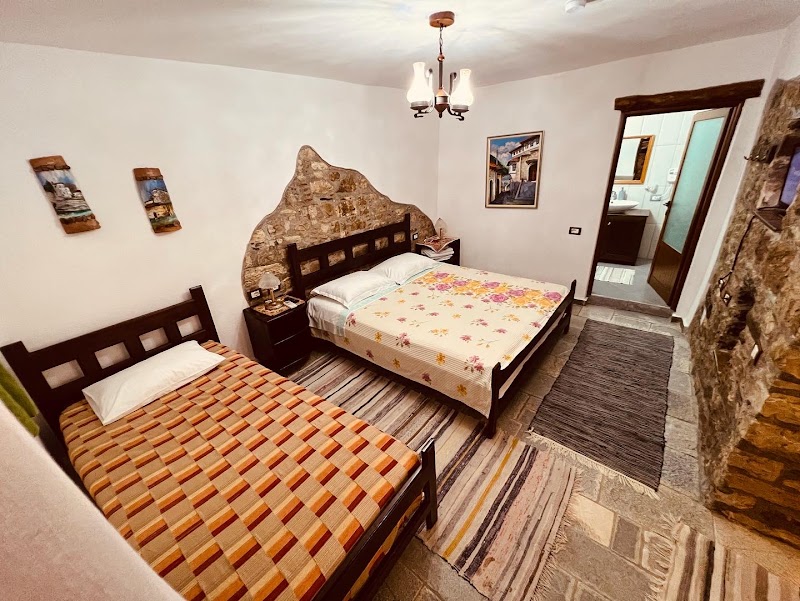 KRIS Guest House - KRIS Guest House, Rrugica Panajot Haxhimihali 5001, Berat, Albania
