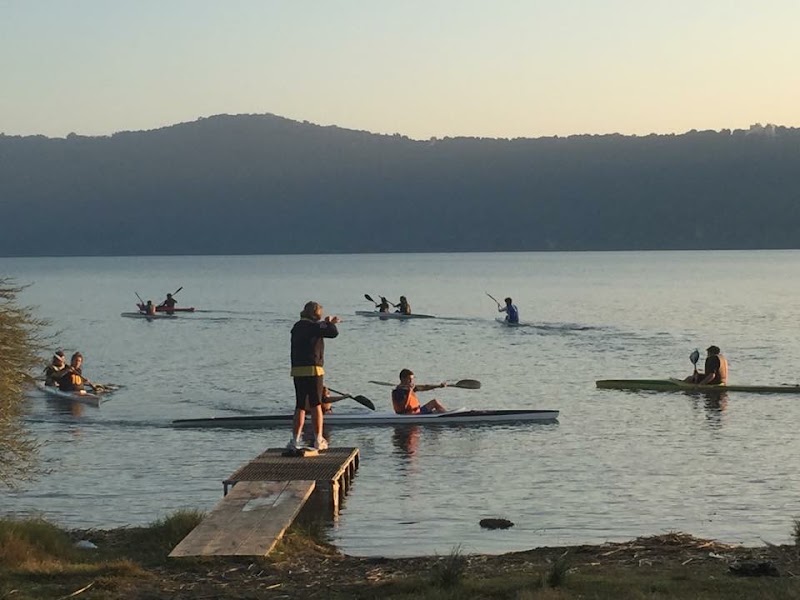 Canoa Kayak Academy Scuole di Canoa - Canoa Kayak Academy Scuole di Canoa, Via Spiaggia del Lago, 17/b, 00073 Castel Gandolfo RM, Italy