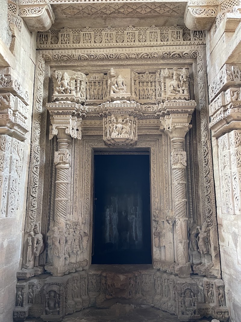 Sahasrabahu Twin Temples - Sahasrabahu Twin Temples Fort Campus, Near Post Office, 65FC+F46, Gwalior Fort, Gwalior, Madhya Pradesh 474008, India