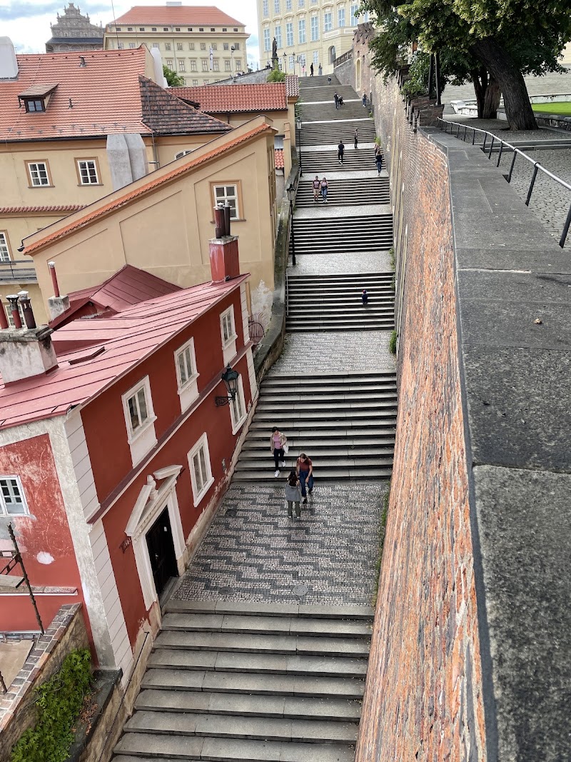 Paradise Garden - Paradise Garden, Zámecké schody, 118 00 Praha 1-Malá Strana, Czechia
