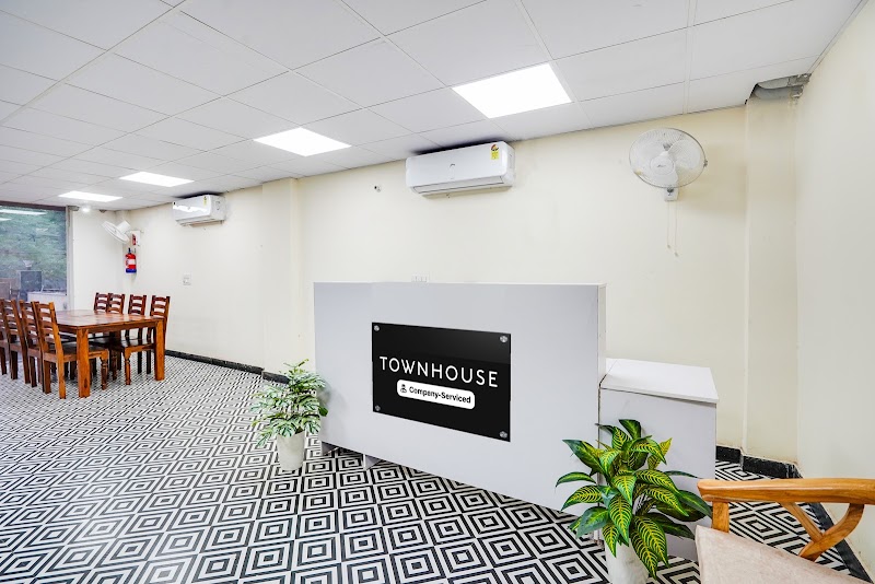 Super Townhouse Sector 121 - Super Townhouse Sector 121 Pocket No. 48, Sector 121, Noida, Uttar Pradesh 201316, India